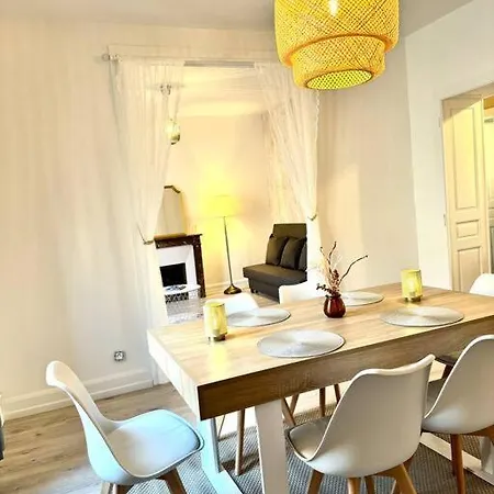 L Etoile Appartement Tout Confort A Epinal Gare Classe 3 Etoiles Exterior photo